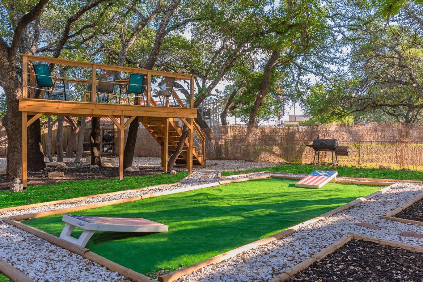 Luxurious Home With Hot Tub & Tree Deck By 6Flags سان أنطونيو المظهر الخارجي الصورة