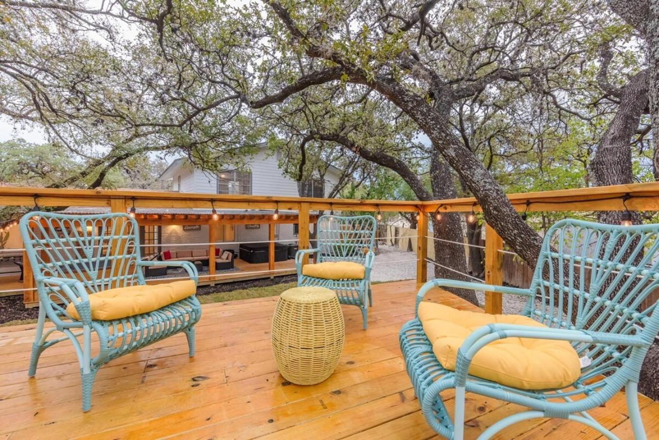 Luxurious Home With Hot Tub & Tree Deck By 6Flags سان أنطونيو المظهر الخارجي الصورة