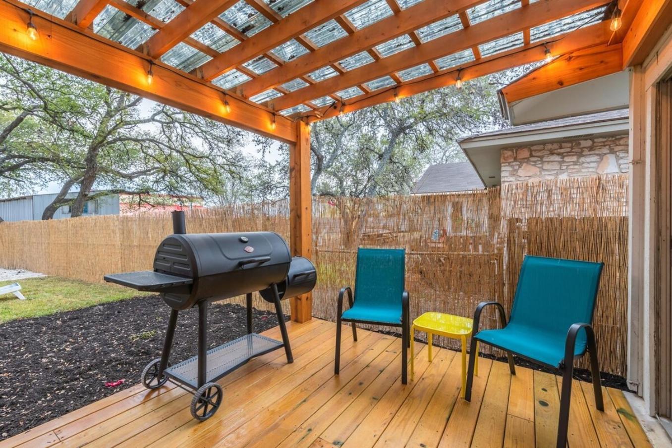Luxurious Home With Hot Tub & Tree Deck By 6Flags سان أنطونيو المظهر الخارجي الصورة
