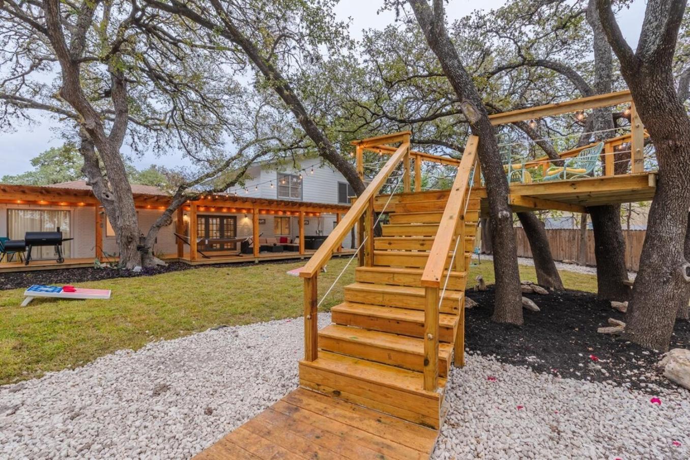 Luxurious Home With Hot Tub & Tree Deck By 6Flags سان أنطونيو المظهر الخارجي الصورة
